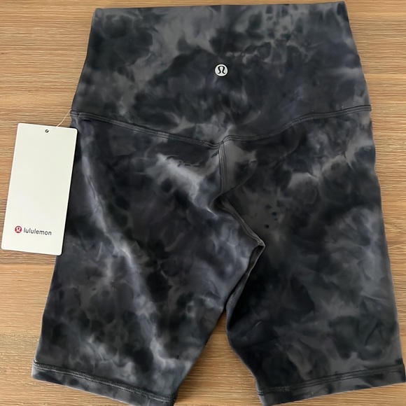 8 inch Align shorts - Picture 2 of 4